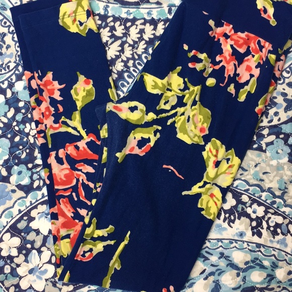 LuLaRoe Pants - LuLaRoe Floral leggings one size